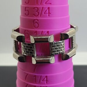 Bracelet Silver Tone Womens Size 7 Raised Textured Pattern Fold Over Clasp